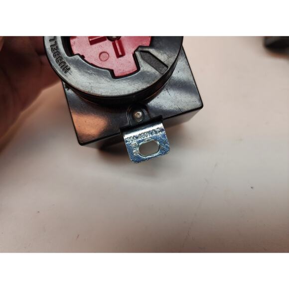 Hubbell HBL20443 Hubbellock Receptacle, 30 amp, 480V, 3 Pole 4 Wire - Picture 4 of 8